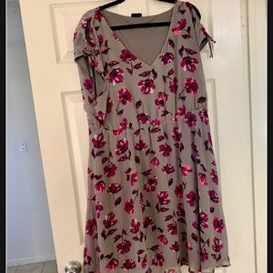 Torrid Size 2 (20W) Grey w/pink and purple flowers chiffon midi dress